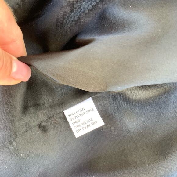 St. John Sport black and gold toggle zip up jacket SMALL - Picture 4 of 7